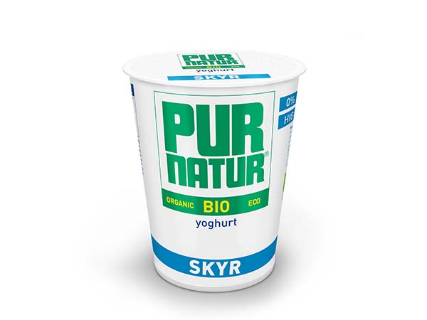 Pur Natur Iogurte Skyr com leite magro e alto teor de proteína.